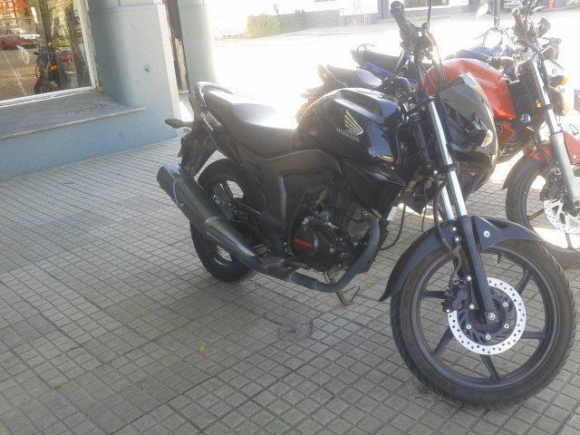 HONDA CB 150 INVICTA