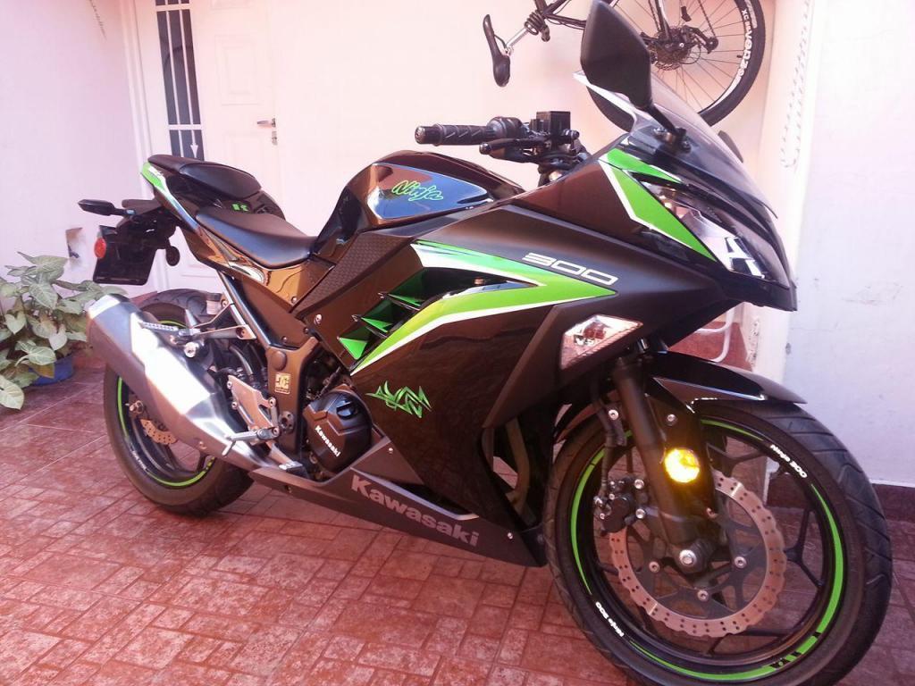 VENDO KAWASAKI NINJA 300!!