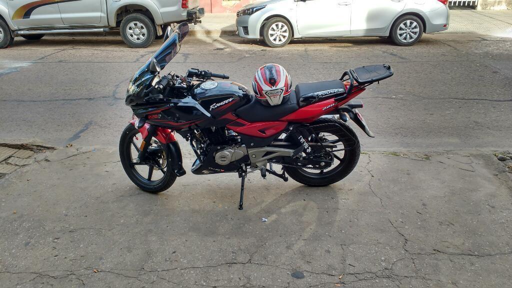 Vendo Rouser 220f O Permuto por Auto 3p