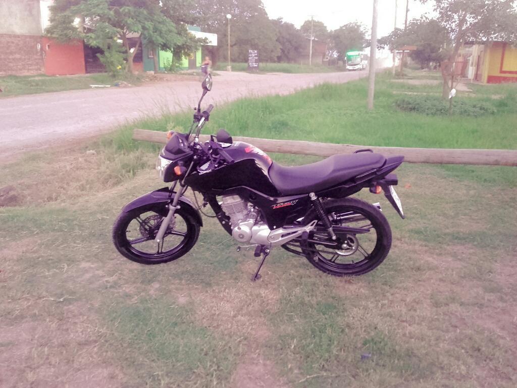 Vendo Titan Acepto Moto de Mi Interes Como Parte de Pago