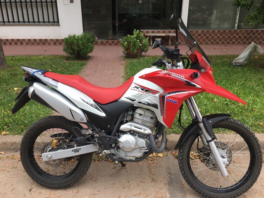 Vendo Moto Honda Rally 300 en exelentes condiciones, digna de ver