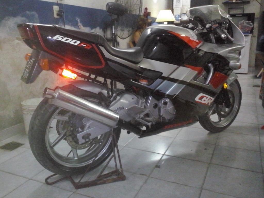 Vendo Honda Cbr 600 F2