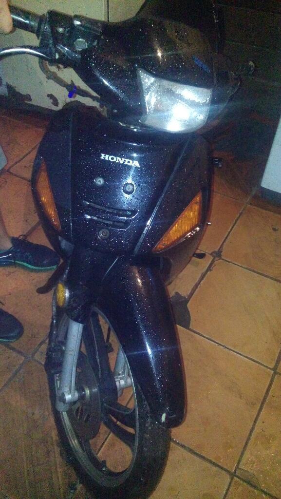 Vendo Moto en Excelente Estado