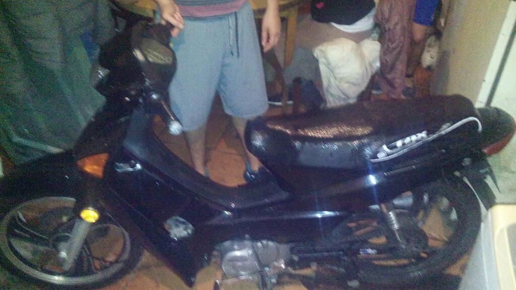 Vendo Moto en Excelente Estado