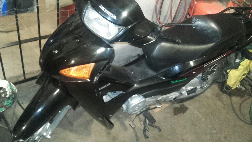 Dueña Vende Wave 18000 Modelo 2014