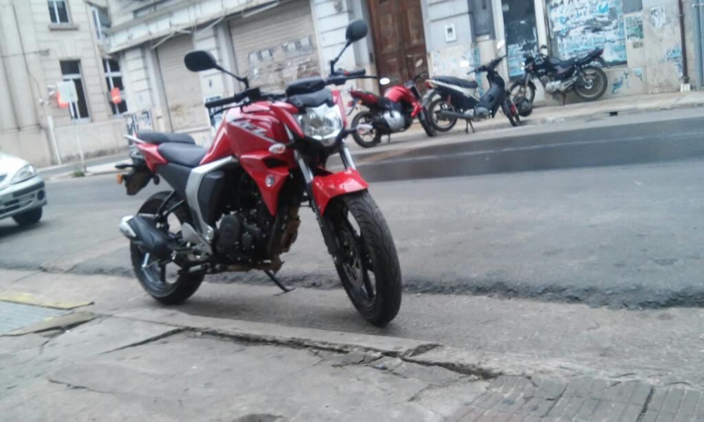 Vendo Yamaha Fz Mod. 2016 con 4800km