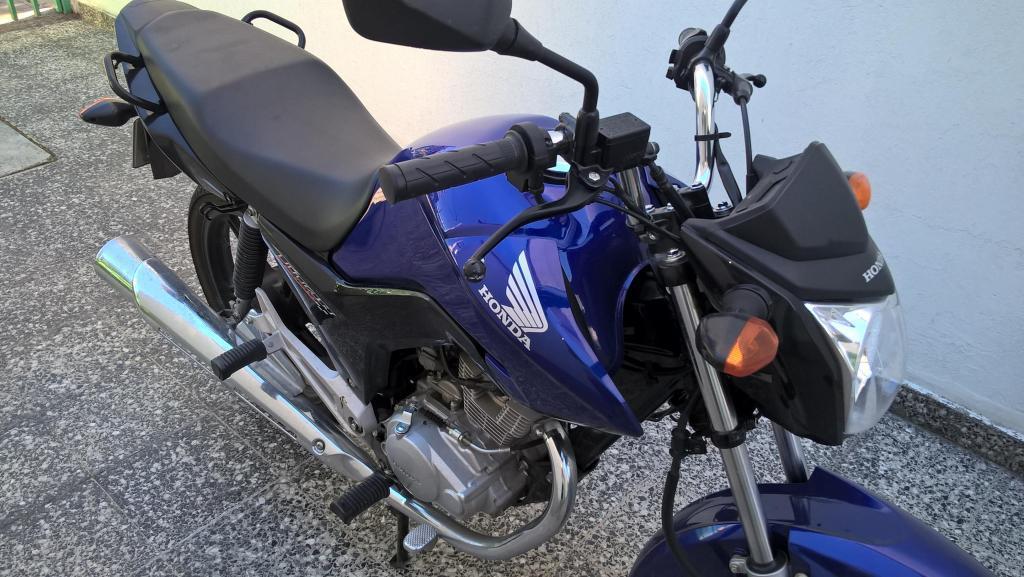 Honda titan 150 2017 azul en perfecto estado