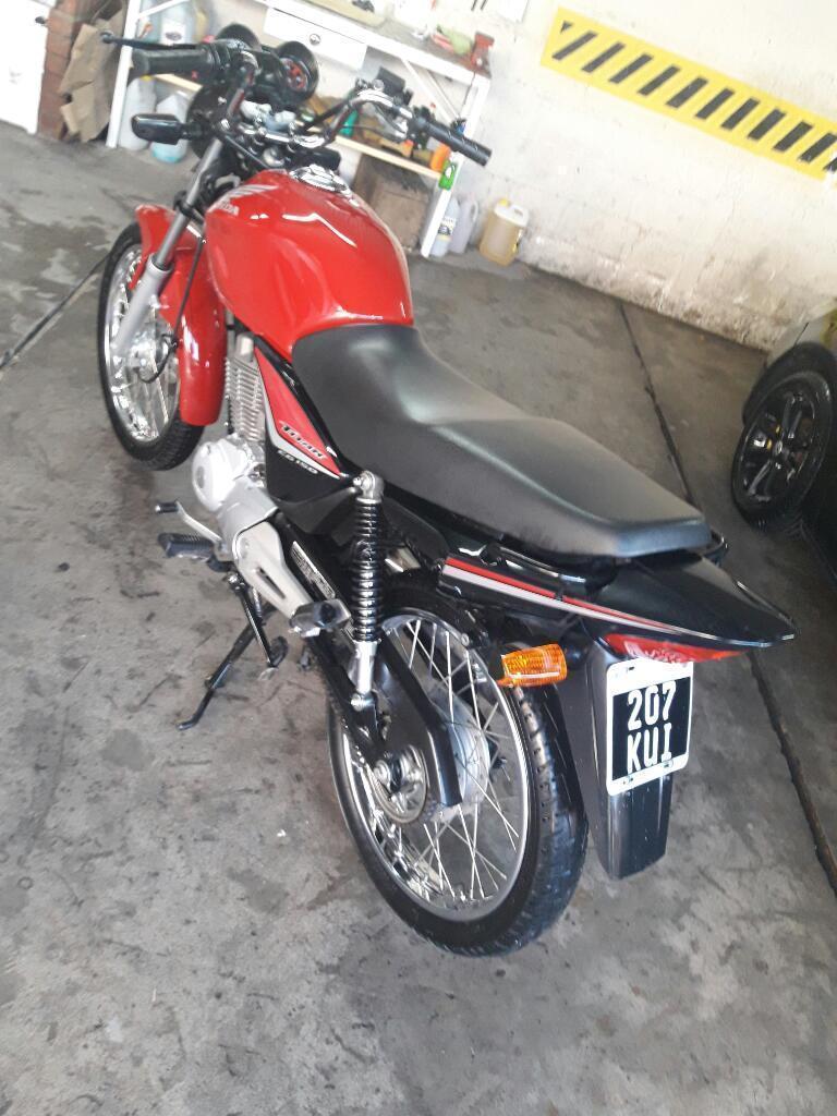 Vendo Titan Impecable