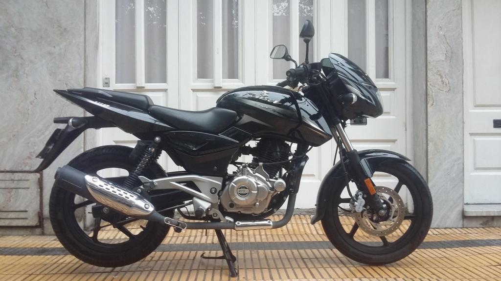 Vendo Moto Bajaj Rouser 180