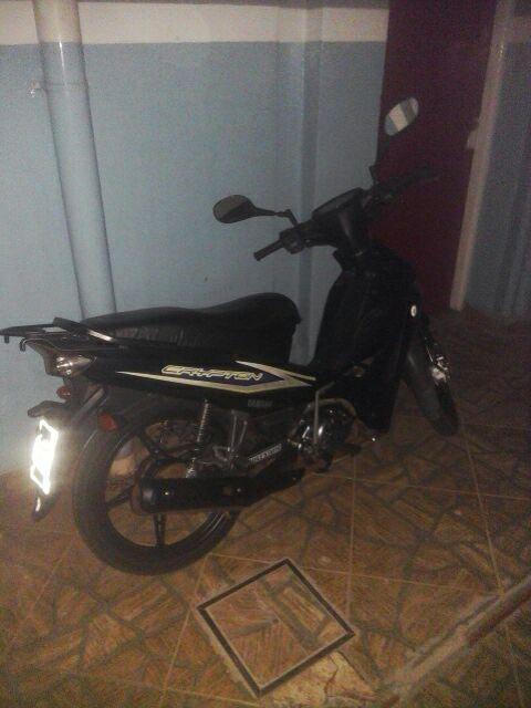 vendooo.. yamaha new crypton muy buen estado... 3794 591762