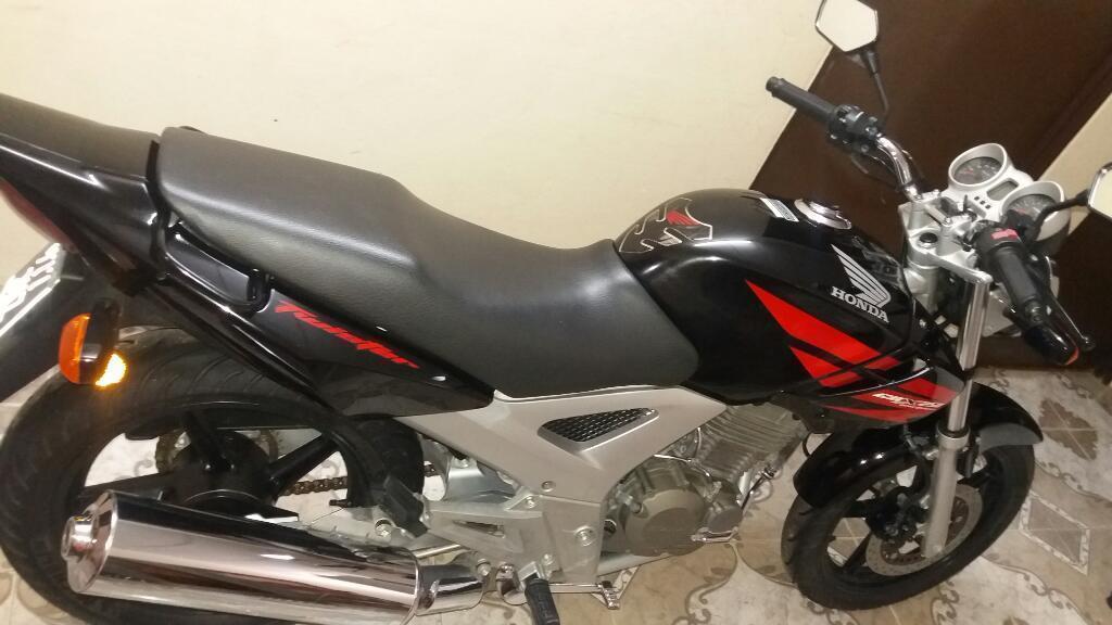 Honda Twister Impecable