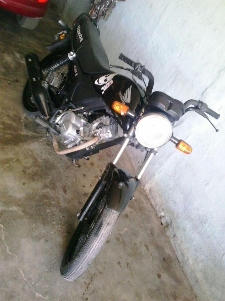 VENDO CB1 125 MODELO 2013 MUY LINDA