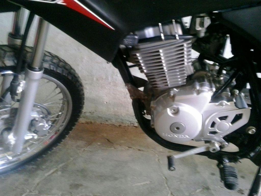 VENDO HONDA XR 150 IMPECABLE 8000KM