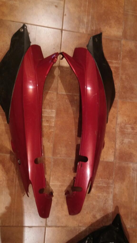 Vendo Plasticos Laterales Honda Biz