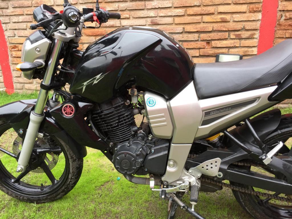 Vendo Moto yamaha FZ16 EXELENTE ESTADO15000 km