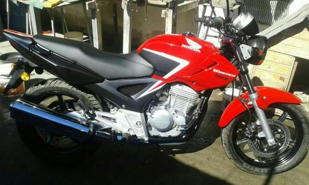 Vendo Honda Twitter 250cc Okm