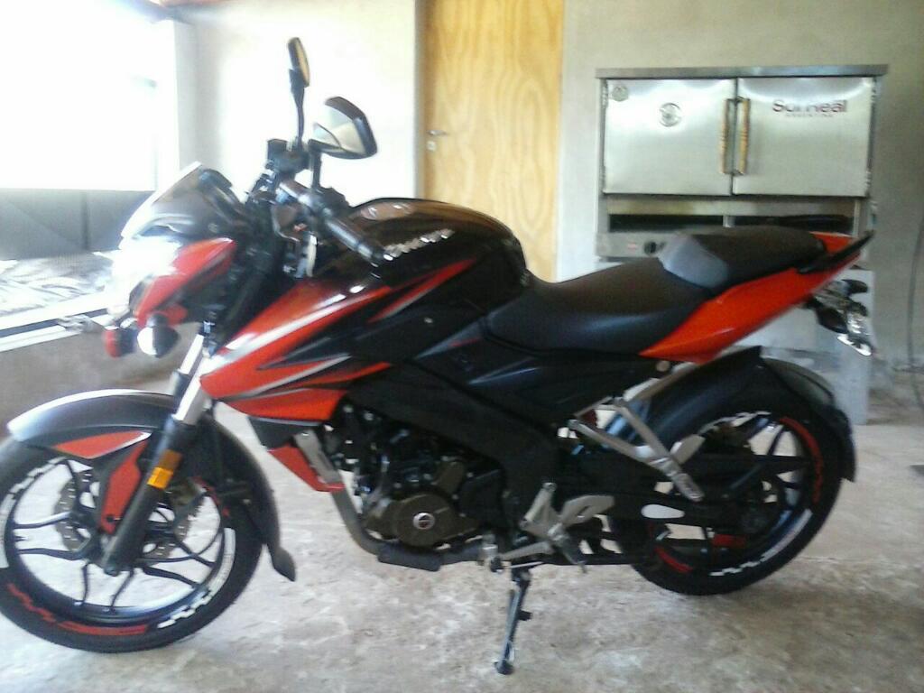 Vendo Bajaj 200 . Modelo 2015 Como Nueva