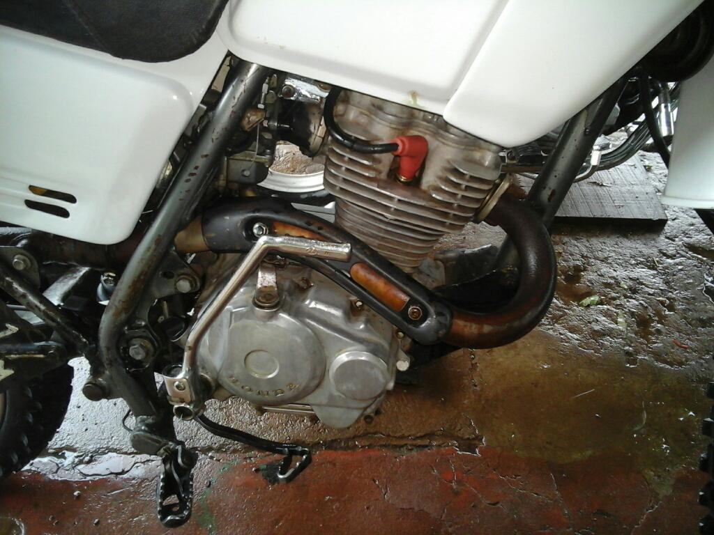 Vendo Esta Inpecable Honda 125 O Permub