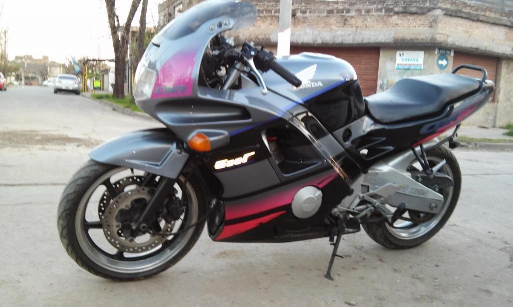 CBR f2 impecable como se ve, permuto moto o auto !!