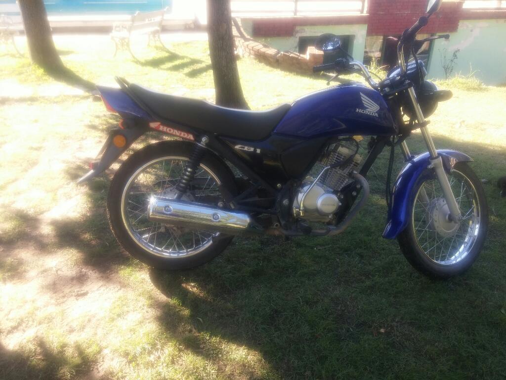 Vendo O Permuto Honda Cb 1 Modelo 2014