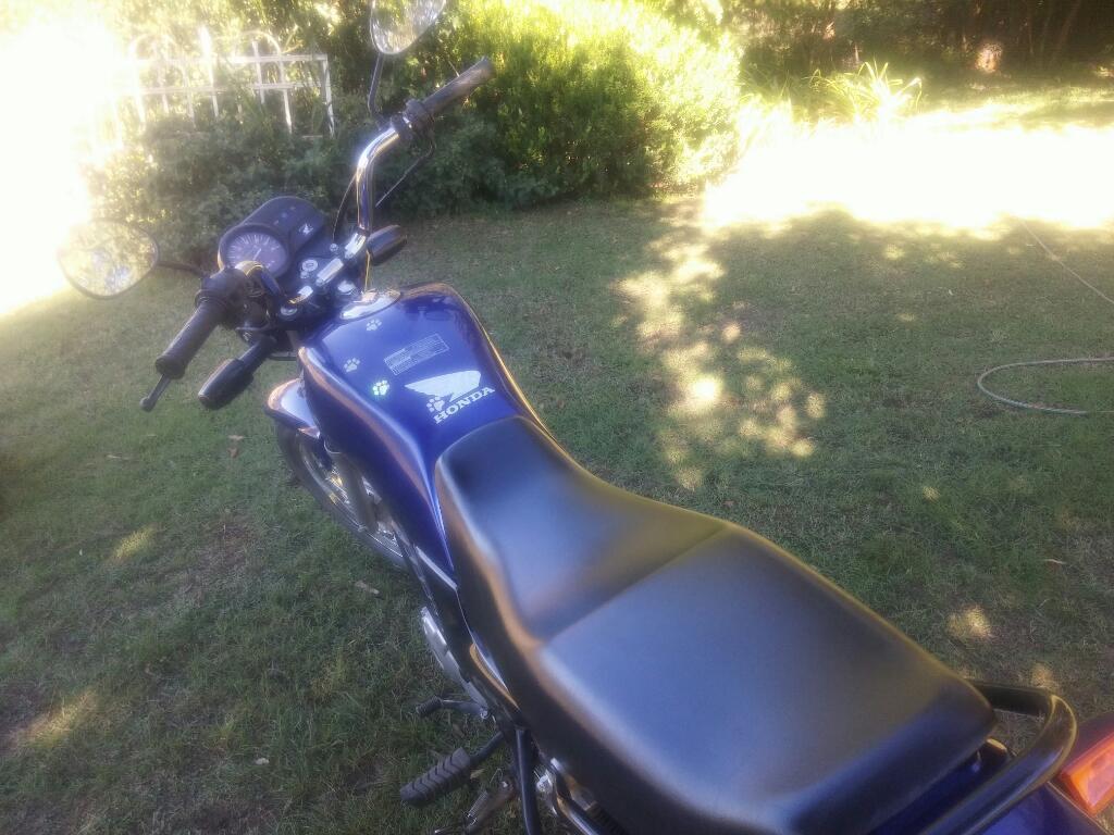 Vendo O Permuto Honda Cb 1 Modelo 2014