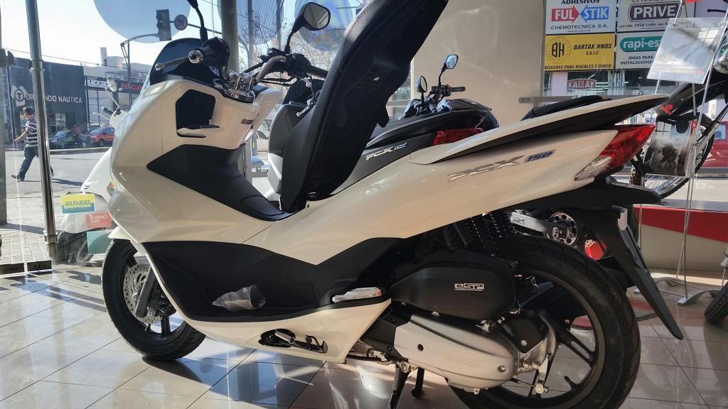 HONDA PCX 150CC AÑO 2017 0KM ENTREGA INMEDIATA COLORES DISPONIBLES