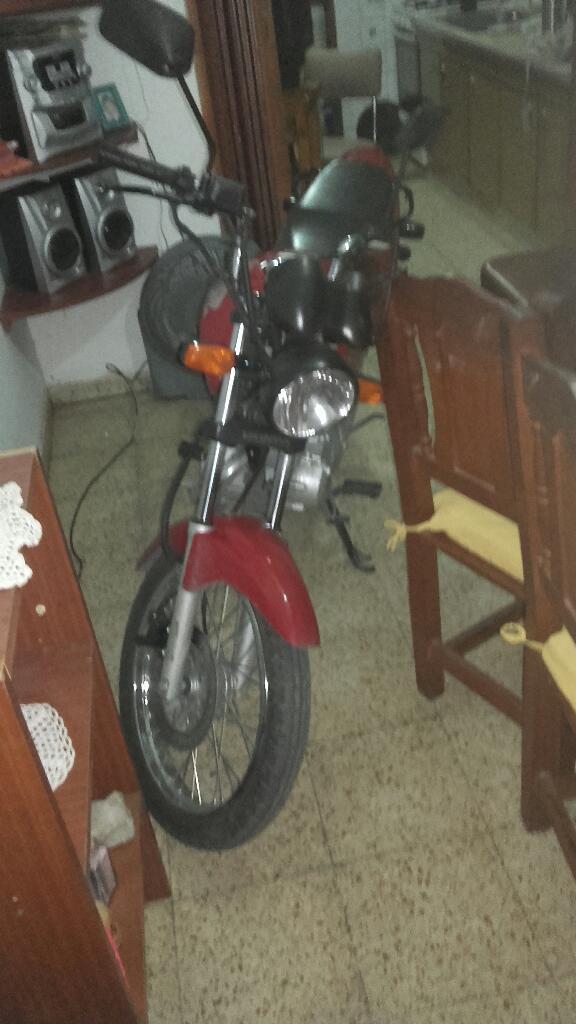 Dueña Vende Honda Titan 2013