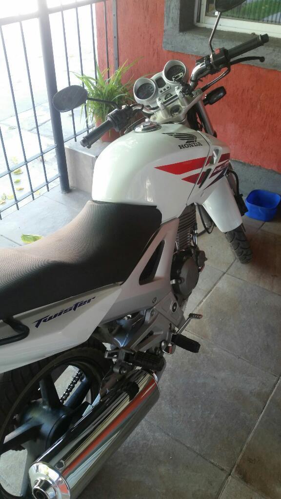 Vendo Permuto Twister 250cc