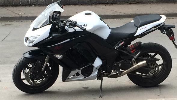 Moto Kawasaki Z1000Sx