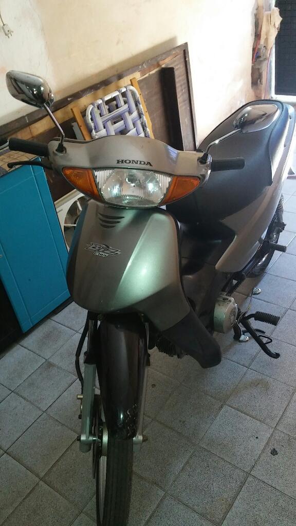 Vendo Honda Biz 2003 Buen Andar 14500