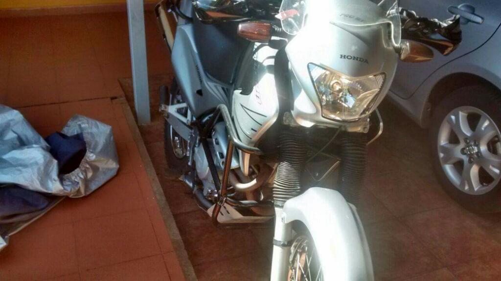 Vendo Honda Falcon 2013