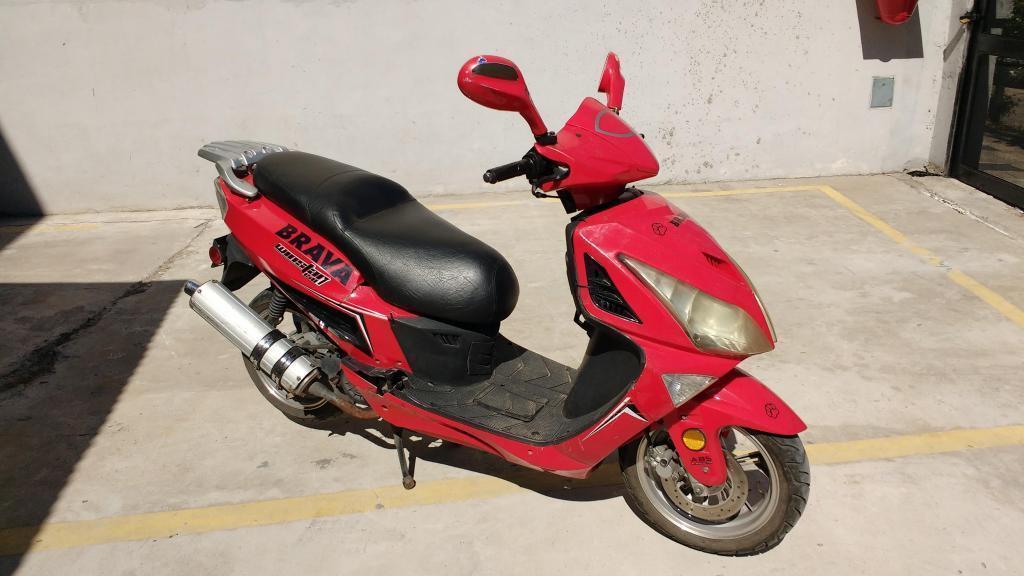 Moto Scooter Brava Winstar 150, 13.000 km reales