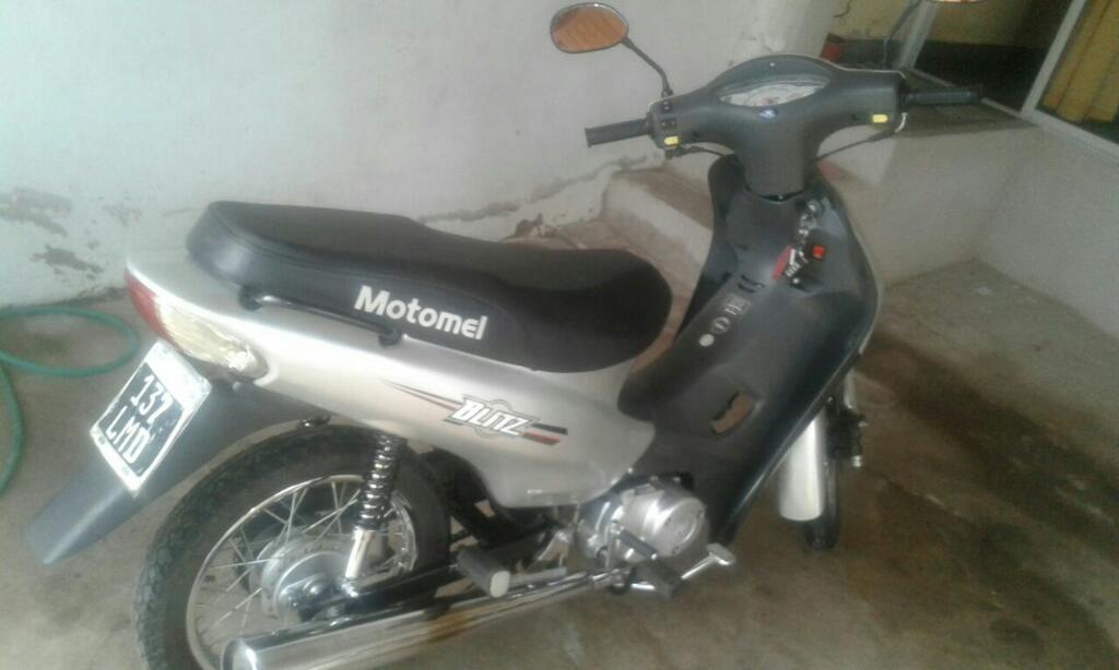 Vendo Moto Motomel 110