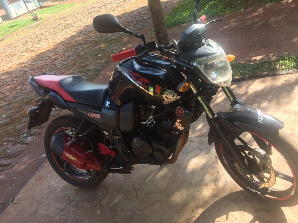 Moto Fz