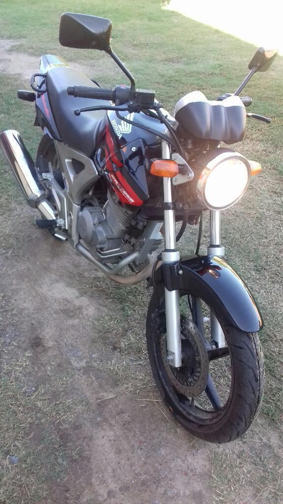 Vendo Moto Honda Twister