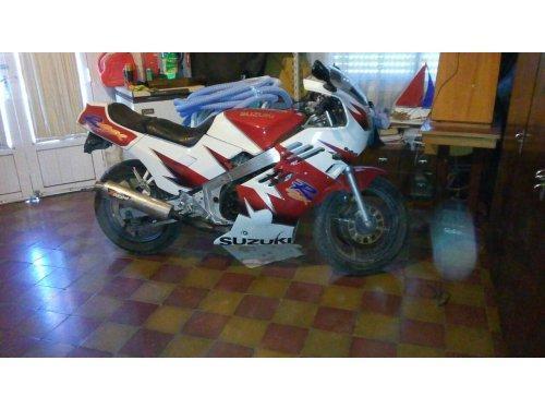 suzuki gsxr 400. recibo menor valor