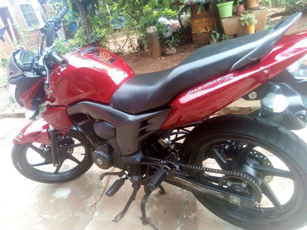 Honda Invicta. Impecable!