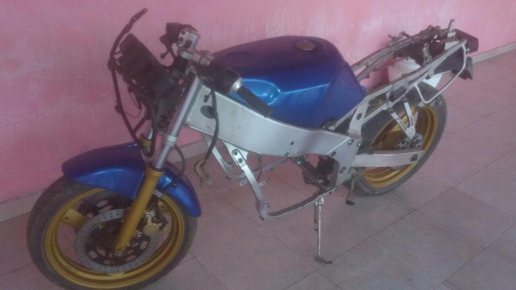 VENDO Moto Yamaha fzr 400
