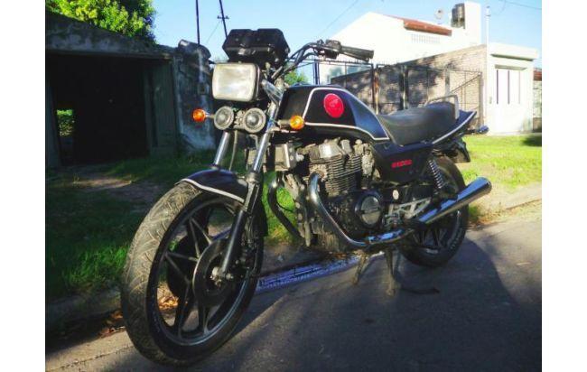 Vendo o permuto Honda CB 450 DX 93'