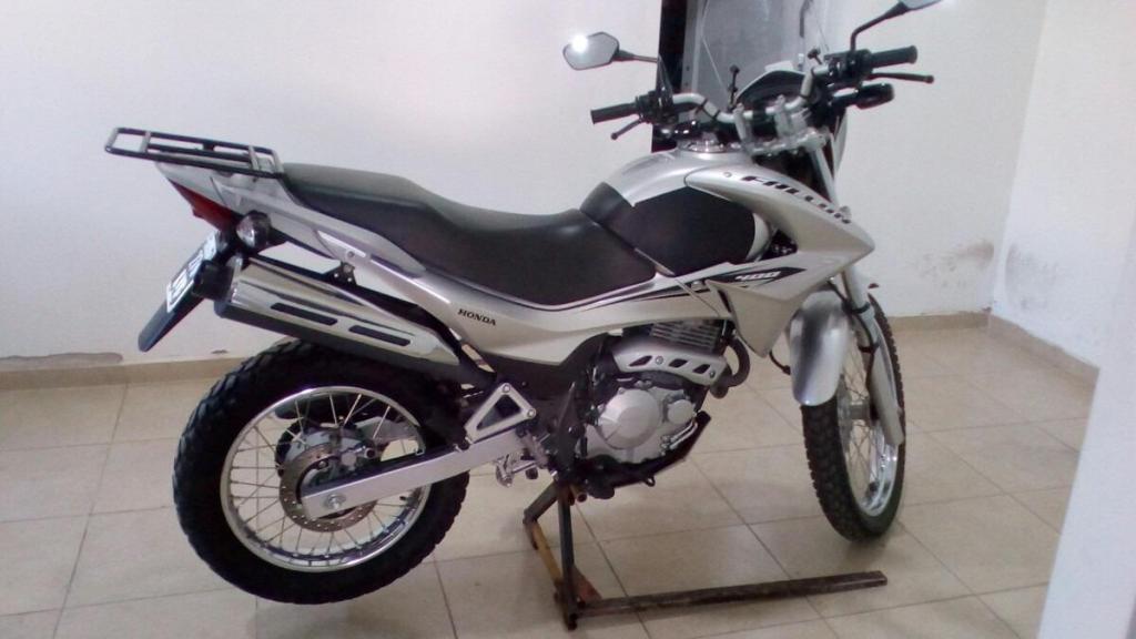 VENDO HONDA FALCON 400 C.C. AÑO 2015....SOLO CONTADO