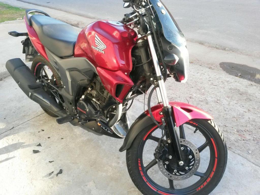 Vendo HONDA INVICTA 2014 13mil km c/ accesorios