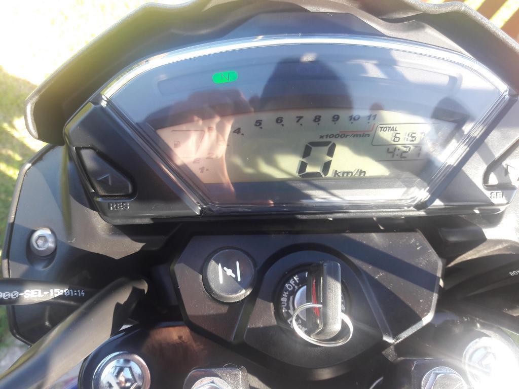 Vendo moto invicta 150cc año 2014, impecable, con 6157km
