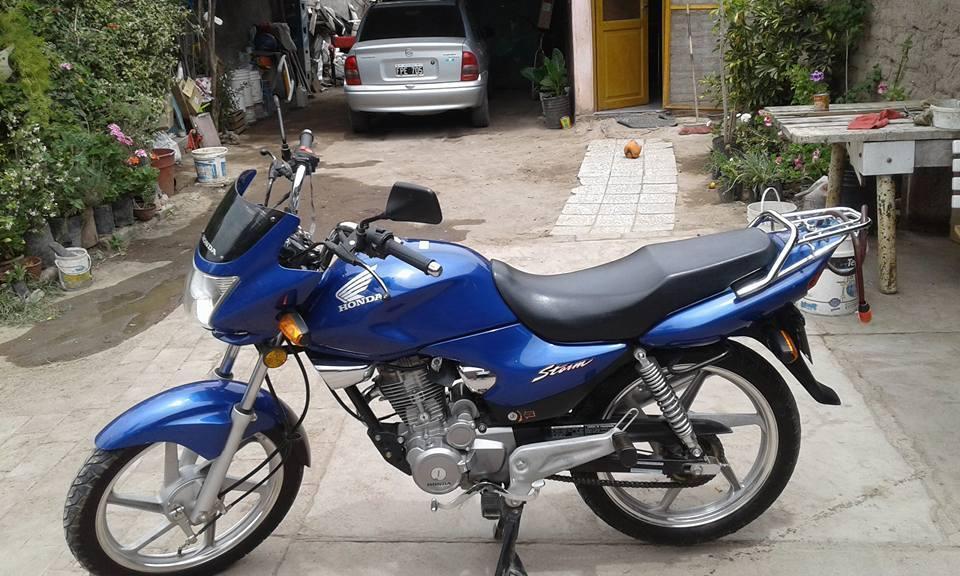 Vendo Honda STORM 2012