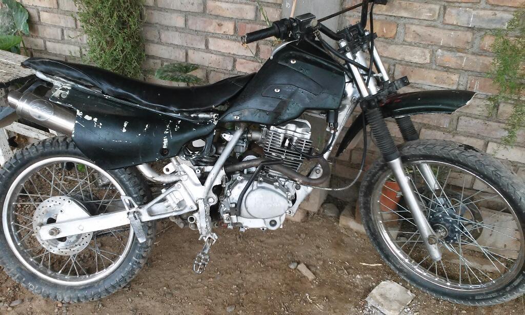 Hola Permuto X150 Es Una Zanella 200