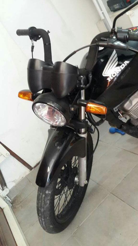 Honda Titan 150 Cc 2013 con 1900 Km