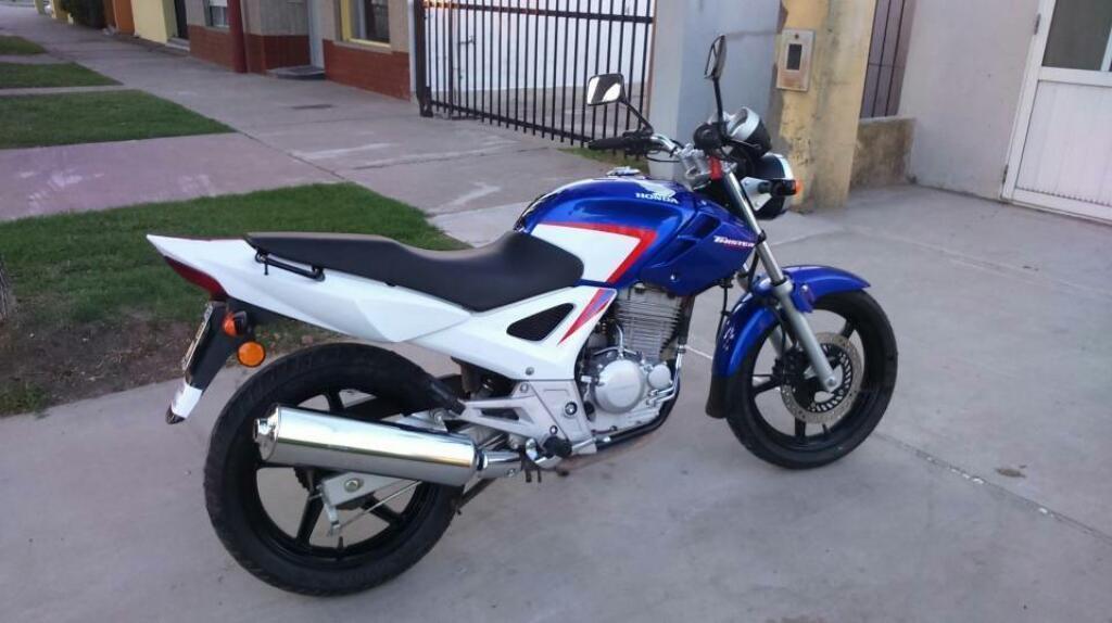 Vendo O Permuto Honda Twister 2014