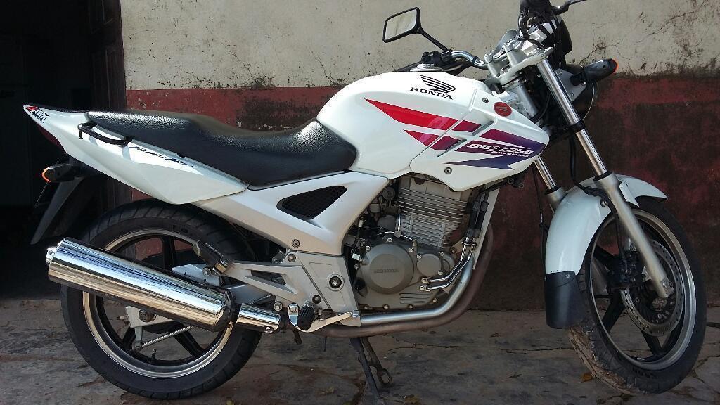 Vendo O Permuto Honda Twister