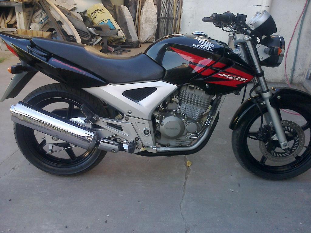 HONDA TWISTER 2012 IMPECABLE