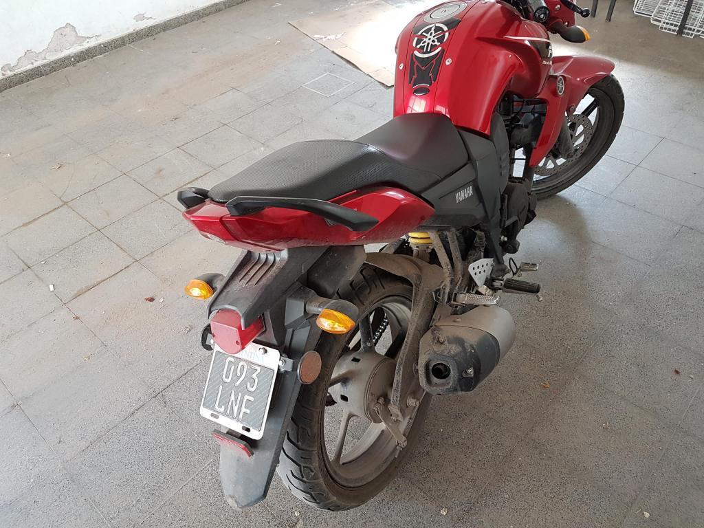 Vendo Yamaha FZ año 2016, con 7000kms, impecable, sin detalles