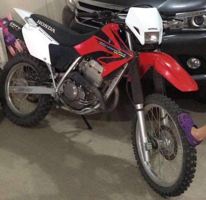 Honda tornado 2010. 2000 kms reales . Todo nuevo . Impecable